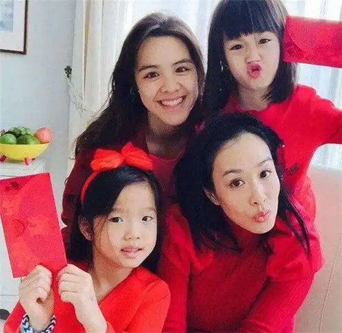 伊能静和庾澄庆在一起23年,离婚后双双二婚,可怜了两人的儿子