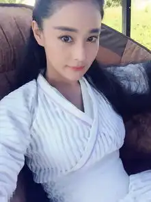 张馨予晒穿白袍剧照仙气十足