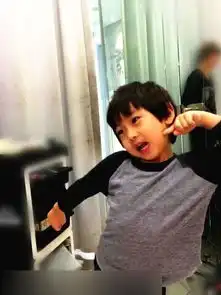 日本皇室悠仁王子呆萌酷似kimi与lucas