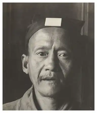 80年前华山道士老照片身形消瘦仪态不凡,图8是真正的华山论剑
