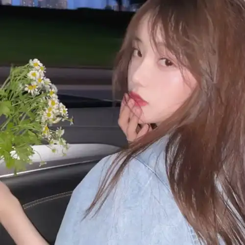 女生头像别太难过这个世界就是针对心软的人呀