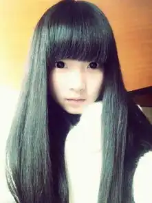 谁可以给我发几张同一人的大概14岁左右的女孩照片一定要mm