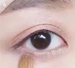 眼妆怎么化好看呢