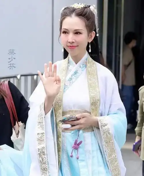 浪姐4嘉宾初舞台造型曝光,贾静雯绝美,蔡少芬古装,吴倩甜