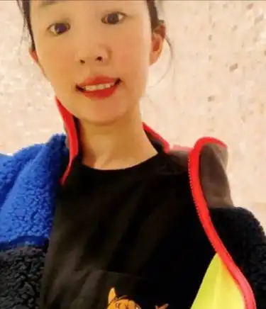 有种直女叫刘亦菲的自拍,视颜值为粪土,丑到被粉丝嫌弃