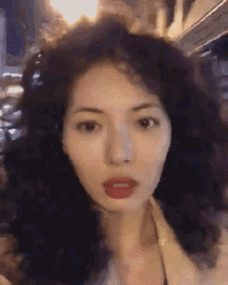 另类标配就是爆炸头泫雅套路好深