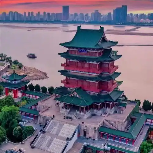 中国唯一用道士命名的城市,1400多年不曾改名,如今生活富得流油
