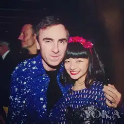 这个14岁就坐dior头排看秀的日本妞不得了