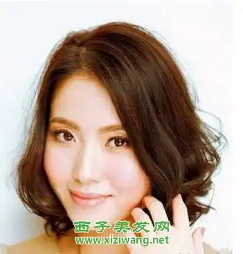 夏季女孩的清凉短发发型图片