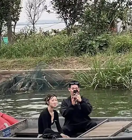 痞幼与梅尼耶游阳澄湖,含胸驼背真颜丑随手扔垃圾,被指没素质