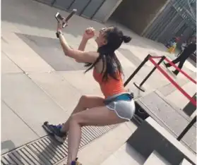 开心gif能这样为你拍照,才是好闺蜜