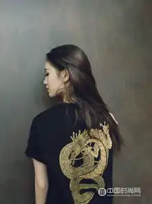 林允李聪受潮牌邀约拍摄广告大片曝光黑色t恤酷感十足