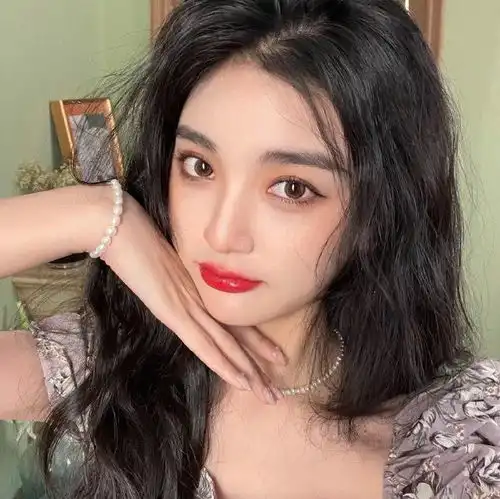 高颜值浪漫女生头像