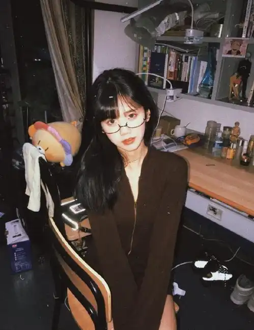 井川里予热度力压男主播,靠连麦男主播出名,剑指某牙一姐