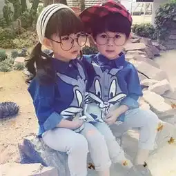 找另一张萌娃情侣头像,,,谢谢好心人
