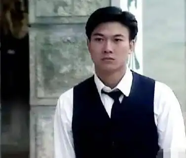 亲兄弟不同命一个事业成功家庭美满,一个自毁前程儿子改名换姓