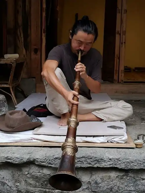 古乐像黑暗中的一束光,让我找到自己