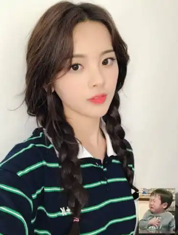 锦鲤少女不是浪得虚名杨超越傅菁现身,回头率百分百