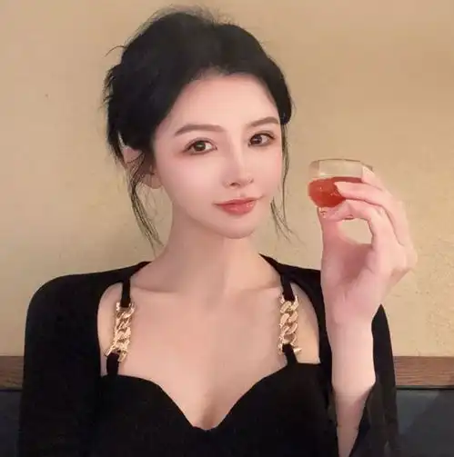 女主播声称读书没用,应该早点当主播,引起网友轮番轰炸