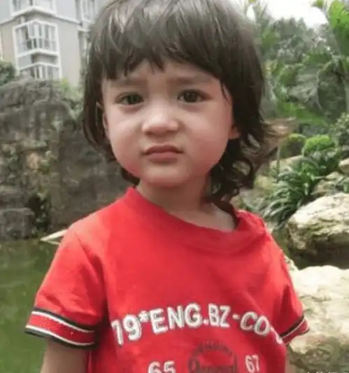 当年宝贝计划里的小婴儿,如今已经15岁,你还能认得出吗