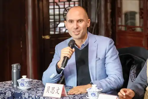 视频如何提升城市软实力老外讲故事俱乐部成员说出了真实感受