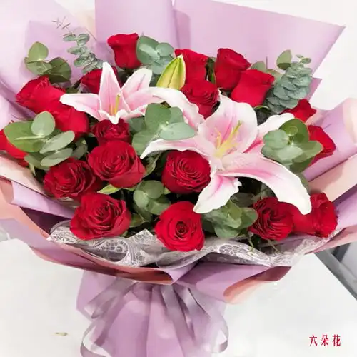 红玫瑰百合搭配的图片有哪些