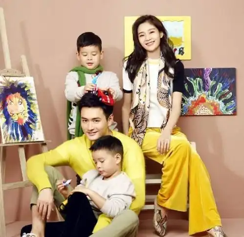 他们在剧中是母子,戏外却是真实夫妻,生下双胞胎儿子,取名一模一样