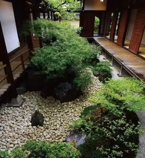 把园林庭院浓缩进屋子里面,日本人家里的禅意坪庭你喜欢吗