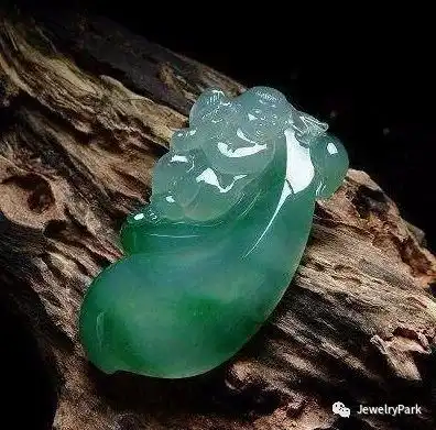 知道天天戴身上的翡翠有什么寓意吗