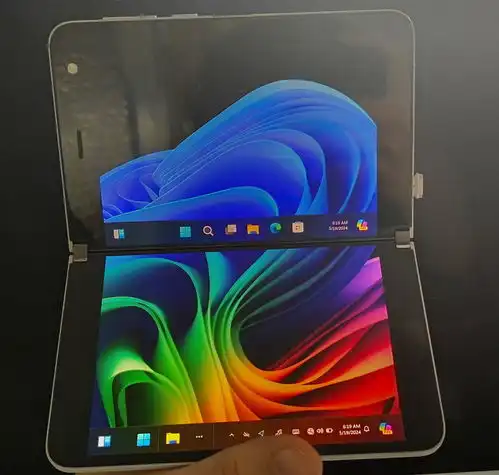 深色浅色两种,win11全新ai主题壁纸下载