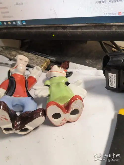 怀旧珍品中国工艺瓷塑米老鼠.哈菲.唐老鸭等一套5个合售盒如图见图不单