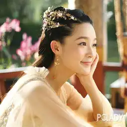 霸屏女王赵丽颖秒变少女特工一言不合就和李沁拼眼技