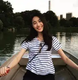 何穗走红毯美到发光四大国模两人结婚生娃,她和刘雯还在拼
