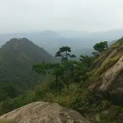 国庆10个人军峰山登山露营