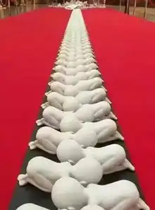 金融街购物街为股市操碎了心,连夜运来大金牛