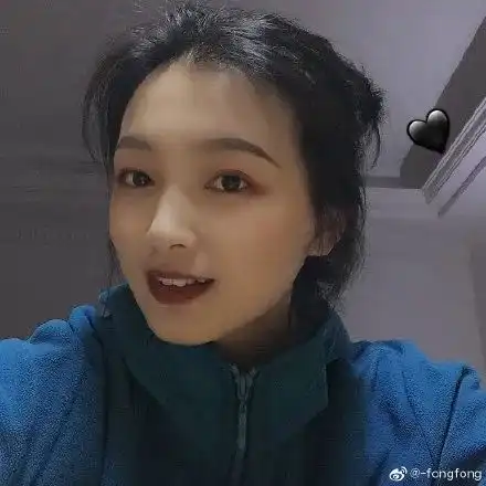 减龄必备的天生bug虎牙女生太可爱了
