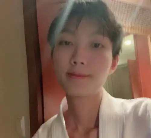 王者荣耀骚白吉尼斯纪录险些被破,网友又是演员组合