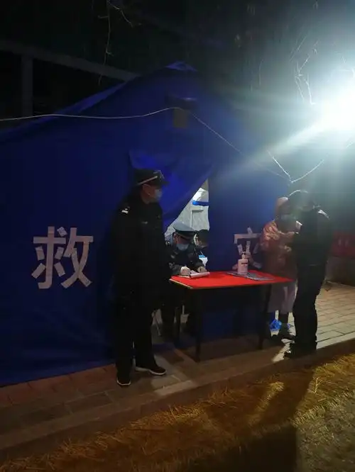凌晨镜头中的卡点