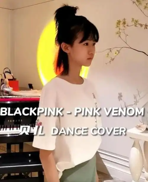 陆毅14岁大女儿获赞最美星二代,才艺令人惊艳,四口人共用一张脸