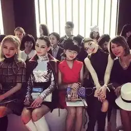 十五岁日本妹妹凭什么登上全球顶尖时尚杂志,征服所有人