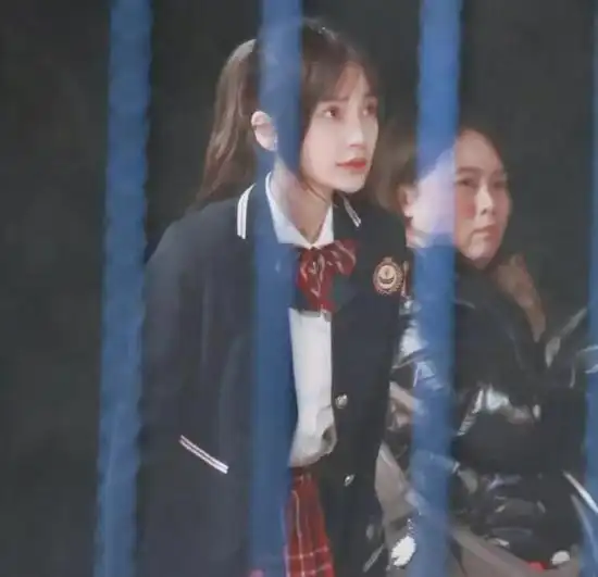 穿上校服就能演高中生杨颖恐怕又忘了自己的年龄吧