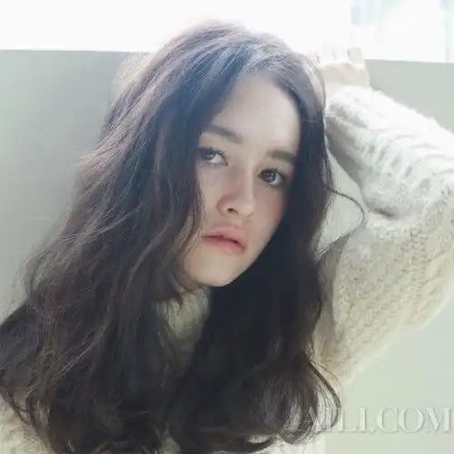 染对发色可以修饰脸型发色小心机肉脸秒变瓜子脸
