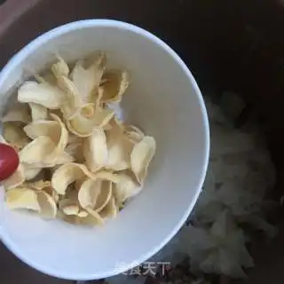 百合银耳红豆粥的做法百合银耳红豆粥怎么做米拉miira的菜谱