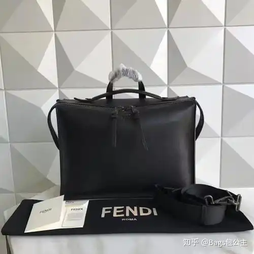 极力推荐揭秘2019年热门大牌男士包包