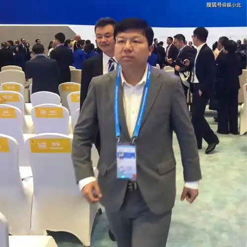李湘人脉有多广随便一约就是亿万富豪,去沈阳赵本山亲自接待