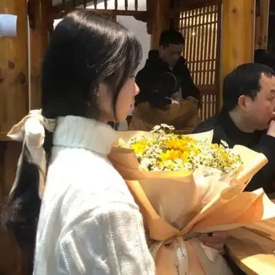 高级女头盐以律己甜以待你