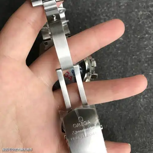 om欧米茄超霸史努比50周年纪念版手表详细评测