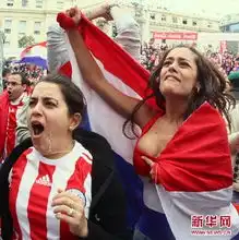 世界杯美女球迷韩国美女不输巴拉圭名模拉里萨
