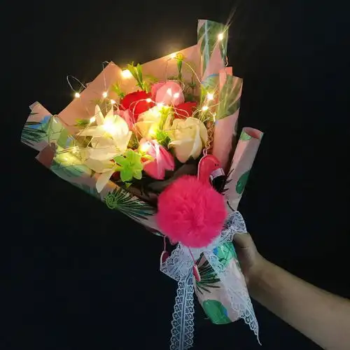 歌词张森手捧玫瑰的姑娘