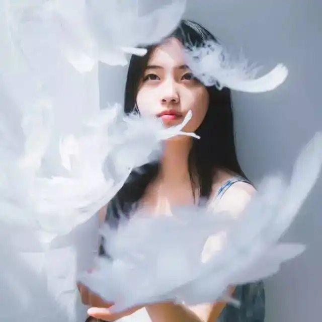 爱情是鬼,说的人多,遇见的人少